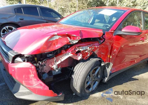 2025 Kia K4 Lxs from USA, damaged, VIN 3KPFT4DE4SE060114